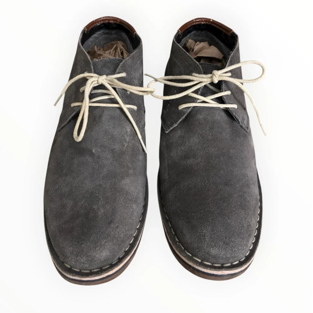 Kenneth Cole sleek versatile